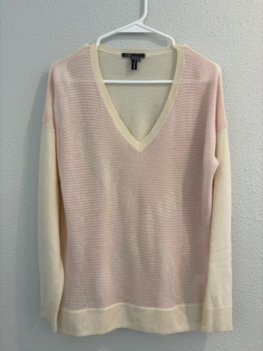 Vince Cashmere Sweater V-Neck Pink and Cream (size M) - 100% Cashmere